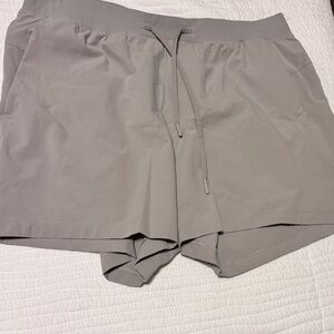 Men’s Lululemon 5” Shorts